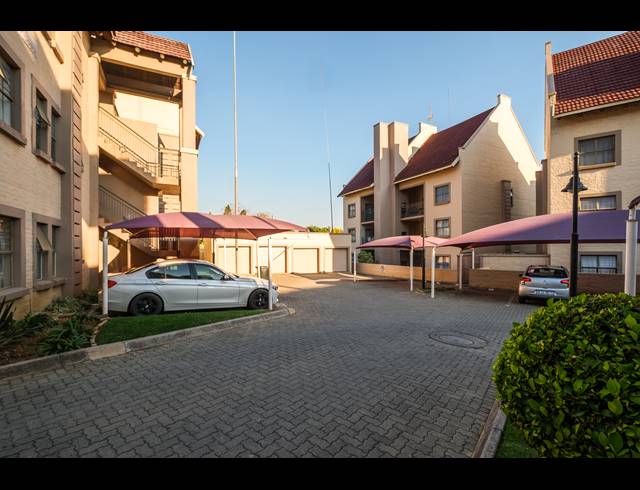 2 BEDROOM APARTMENT FOR SALE IN SUNDOWNER